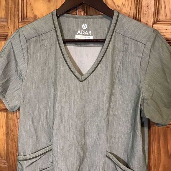 Adar Pro Scrubs For Women size Med. Pro Heather Green Tailored V-Neck Scrub Top - Picture 2 of 11